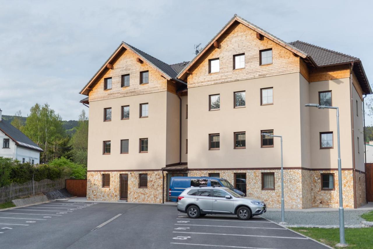 Destne Apartmany Дестне в Орлицки хора Екстериор снимка